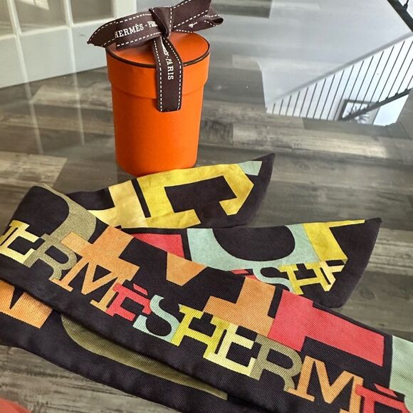 Hermes Multicolor Decorative Twilly - Picture 3 of 10